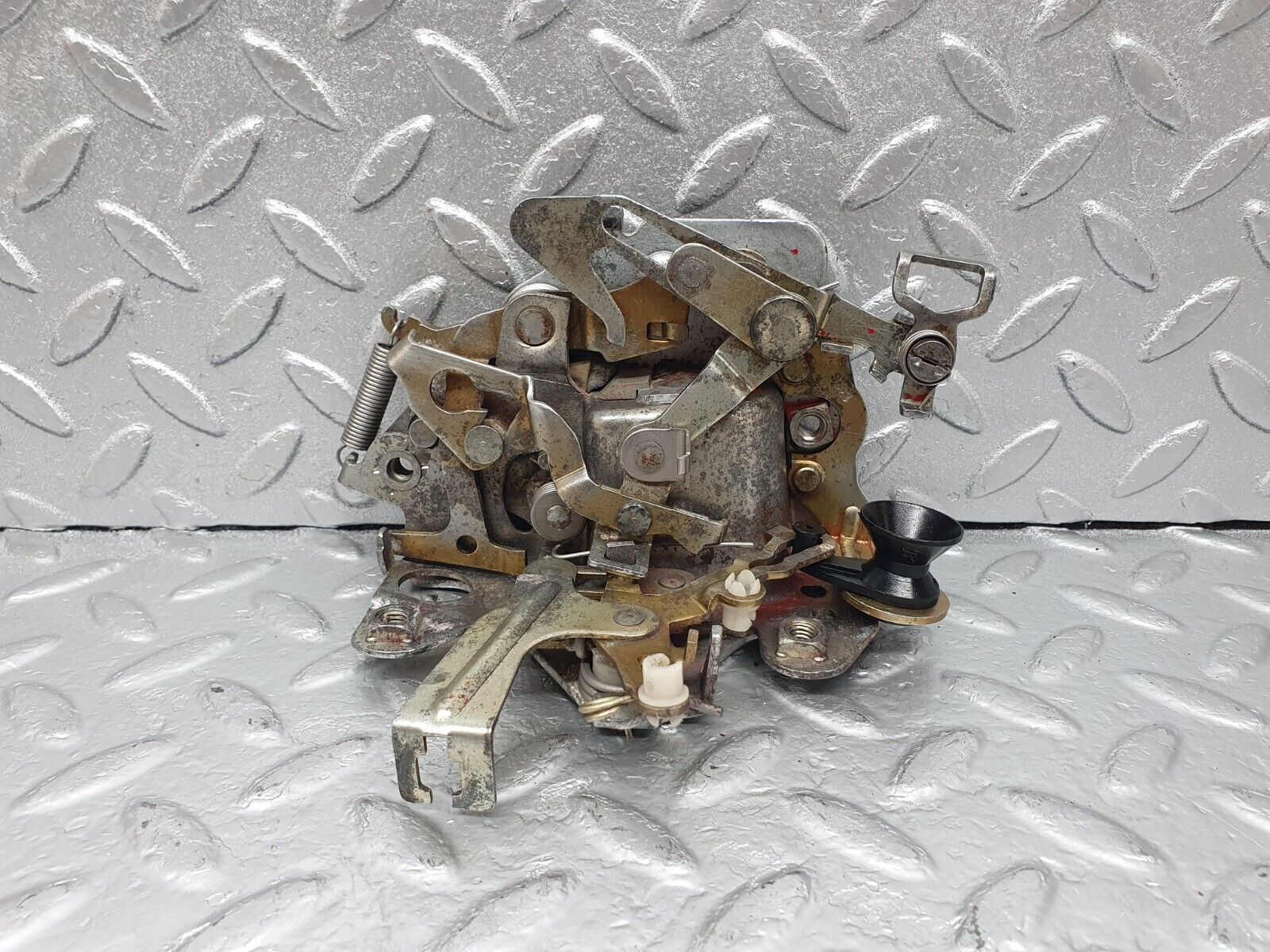 43642 Mercedes-Benz C126 380SEC Coupe Right Door Lock Mechanism