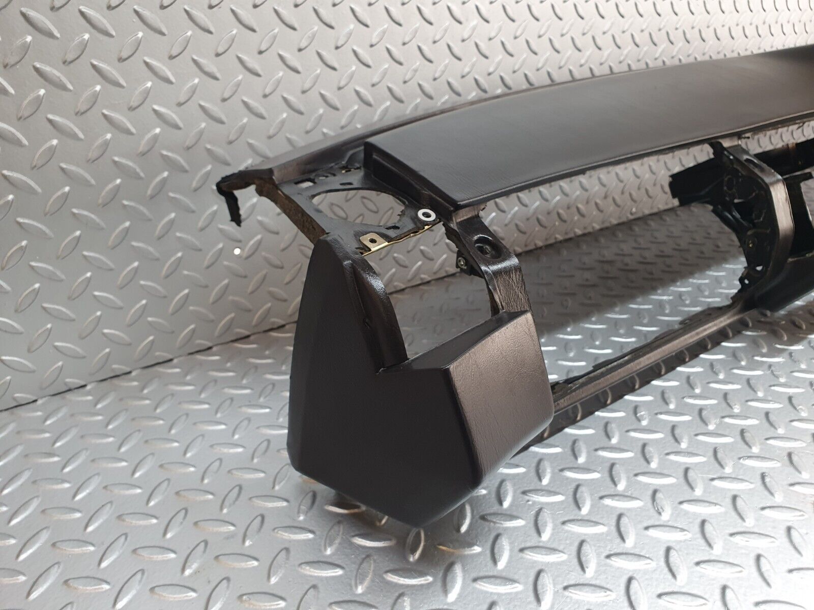 42426 Mercedes-Benz R129 320SL Coupe Dashboard Black