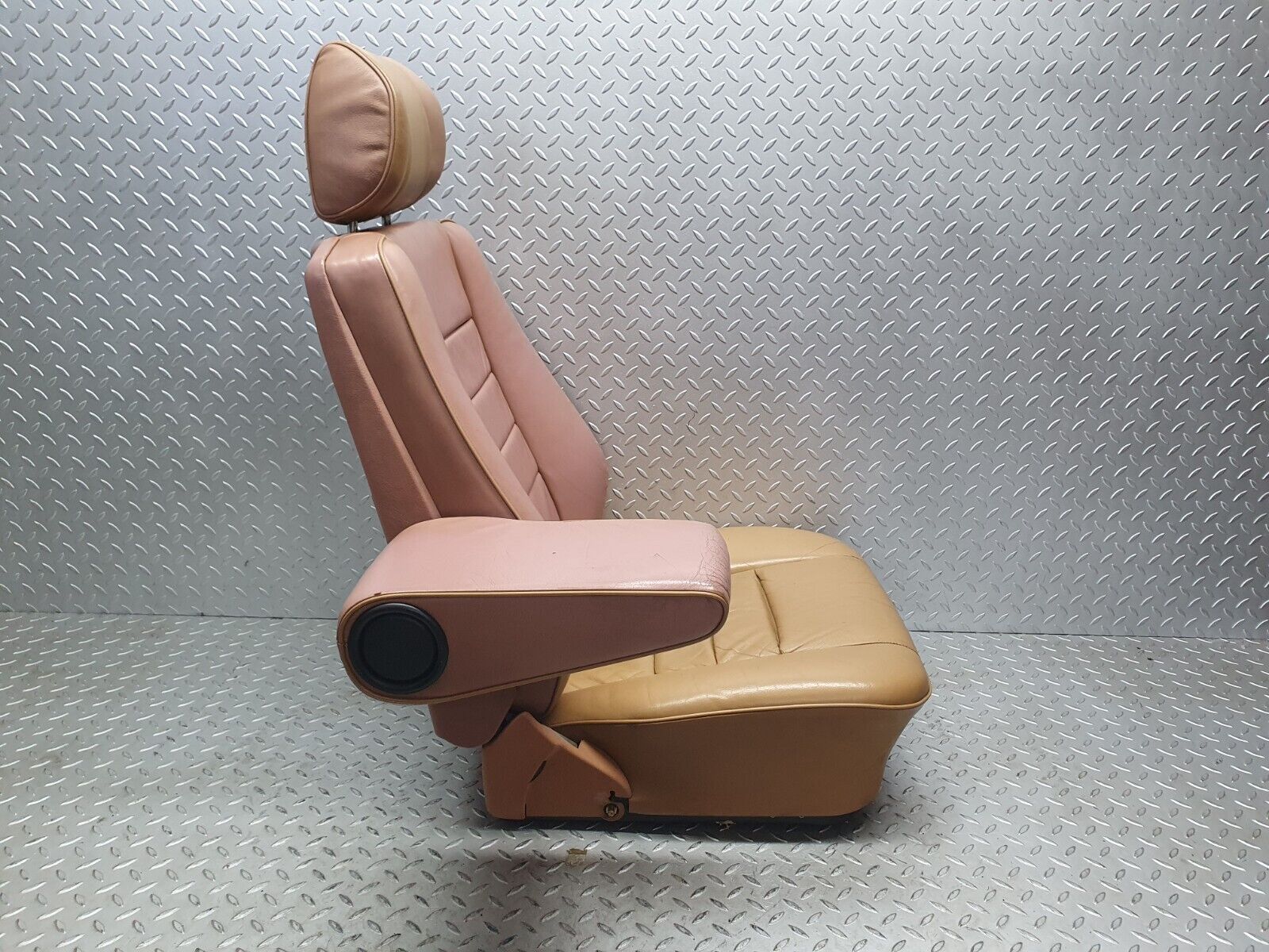 43812 Mercedes-Benz C126 380SEC Coupe Front Left Electric Passenger Seat Leather 1269101950