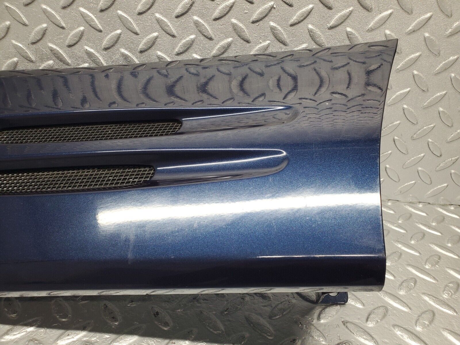 46737 Mercedes-Benz R129 320SL Coupe Front Right Fender Wing Moulding Trim 1296901840 1296900474