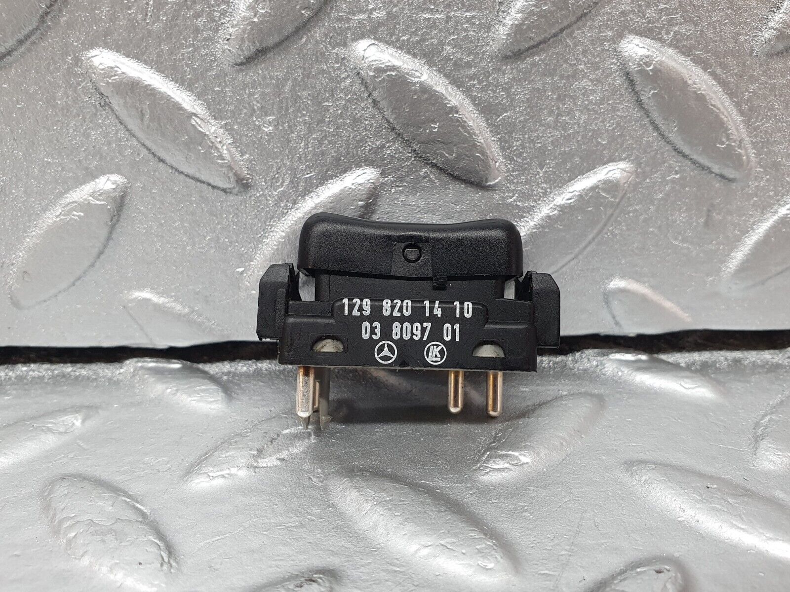 42389 Mercedes-Benz R129 320SL Coupe Right Door Window Switch 1298201410