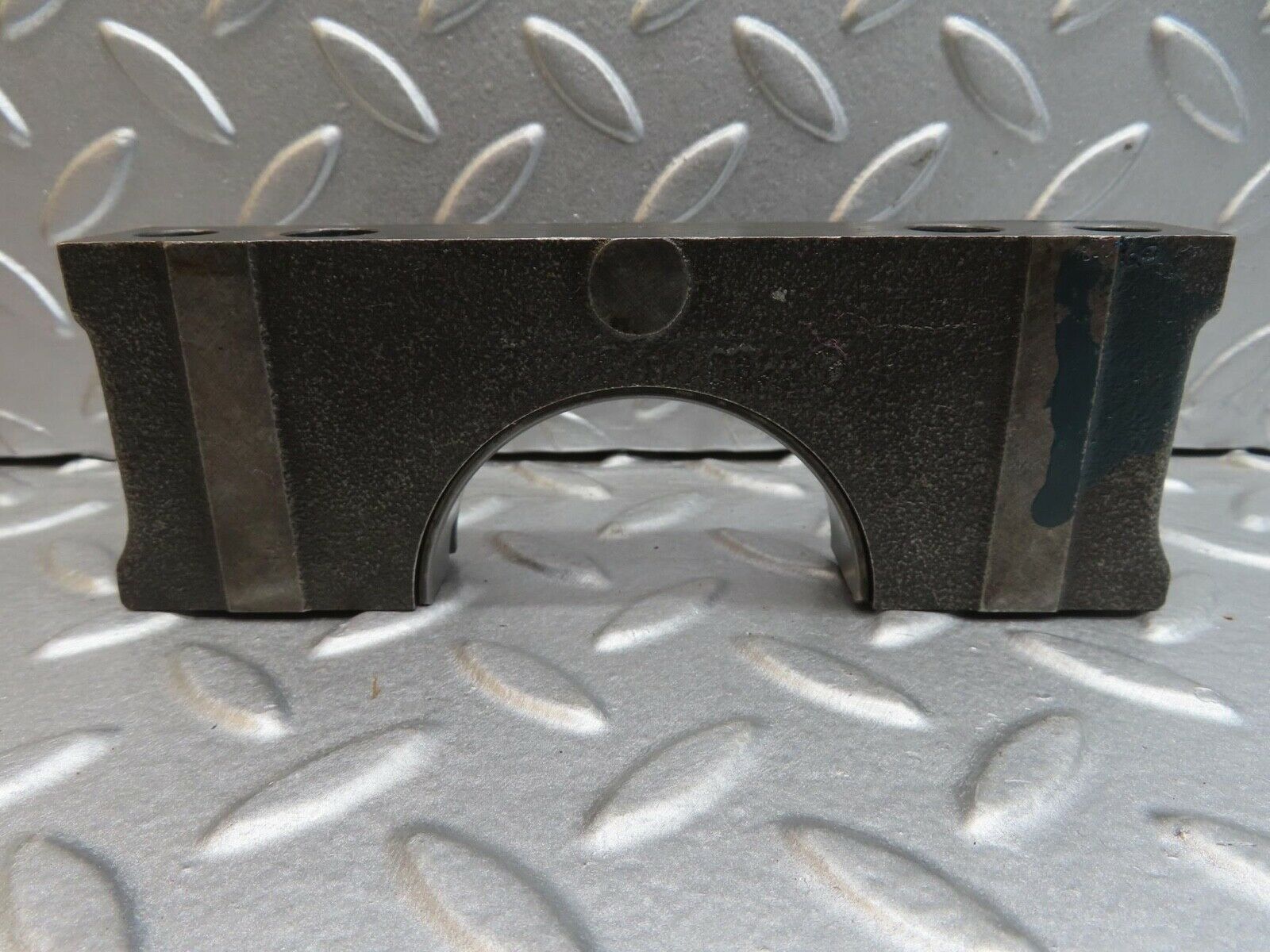 13704 Mercedes-Benz R107 450SL Crankshaft Bearing Holder Block 1160110312