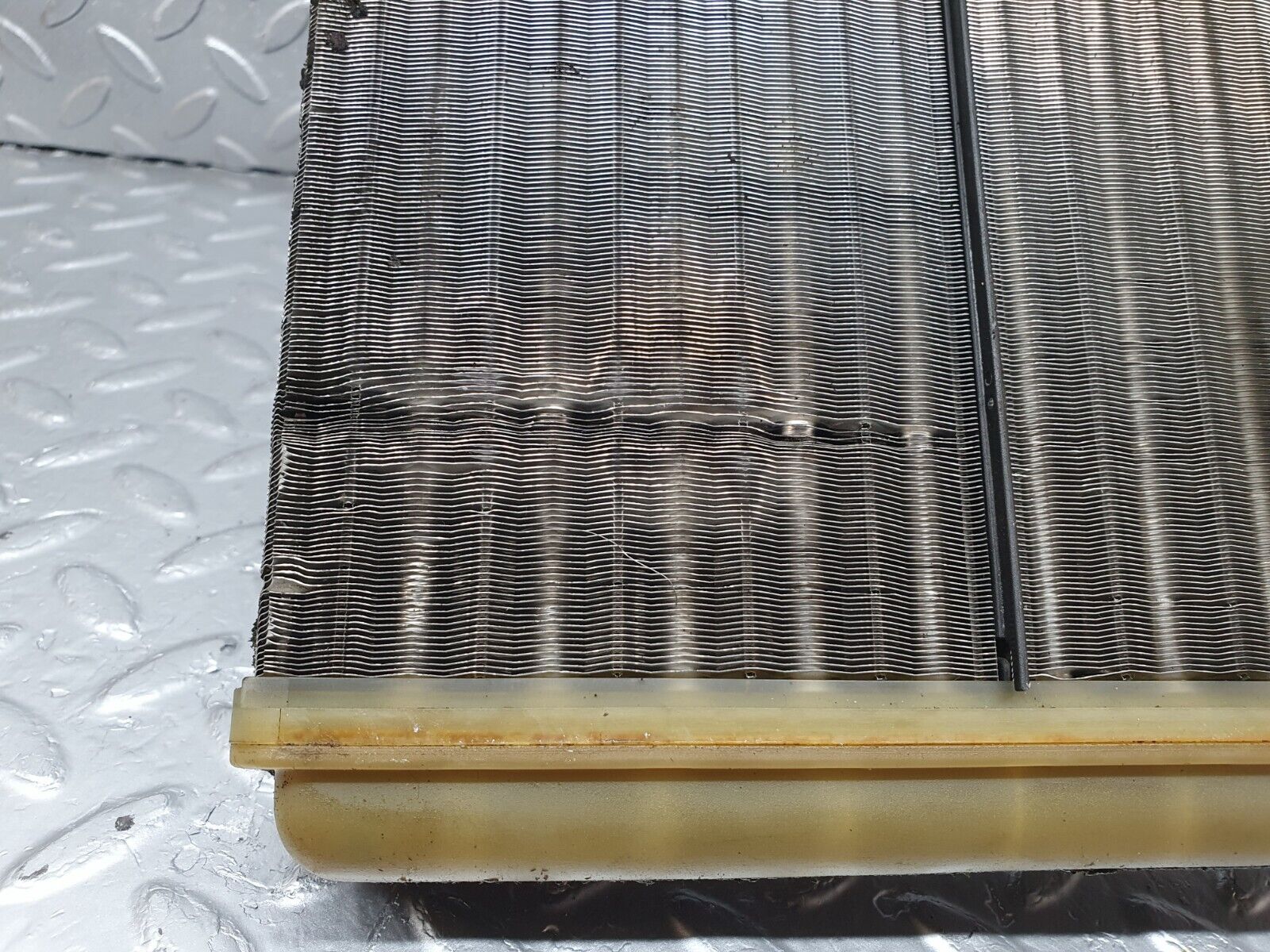 42406 Mercedes-Benz R129 320SL Coupe Heater Radiator Behr