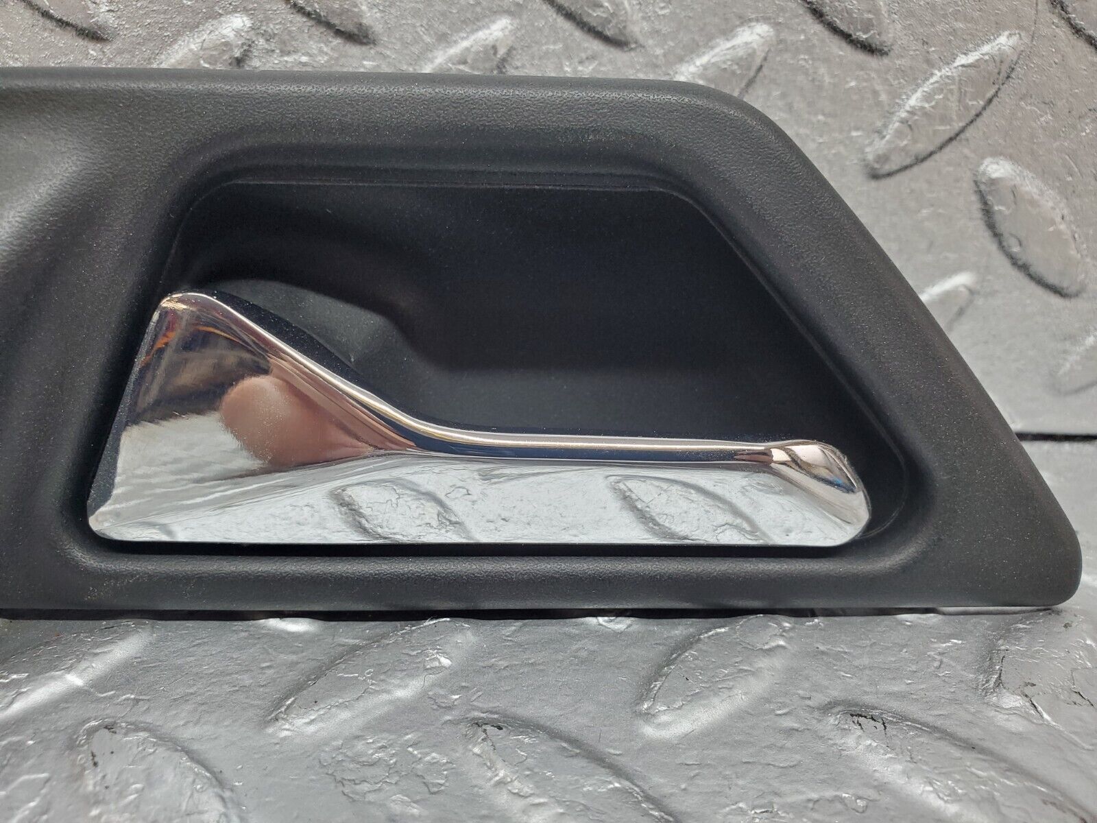 44743 Mercedes-Benz W124 220E Interior Door Handle Front Left 1247600161