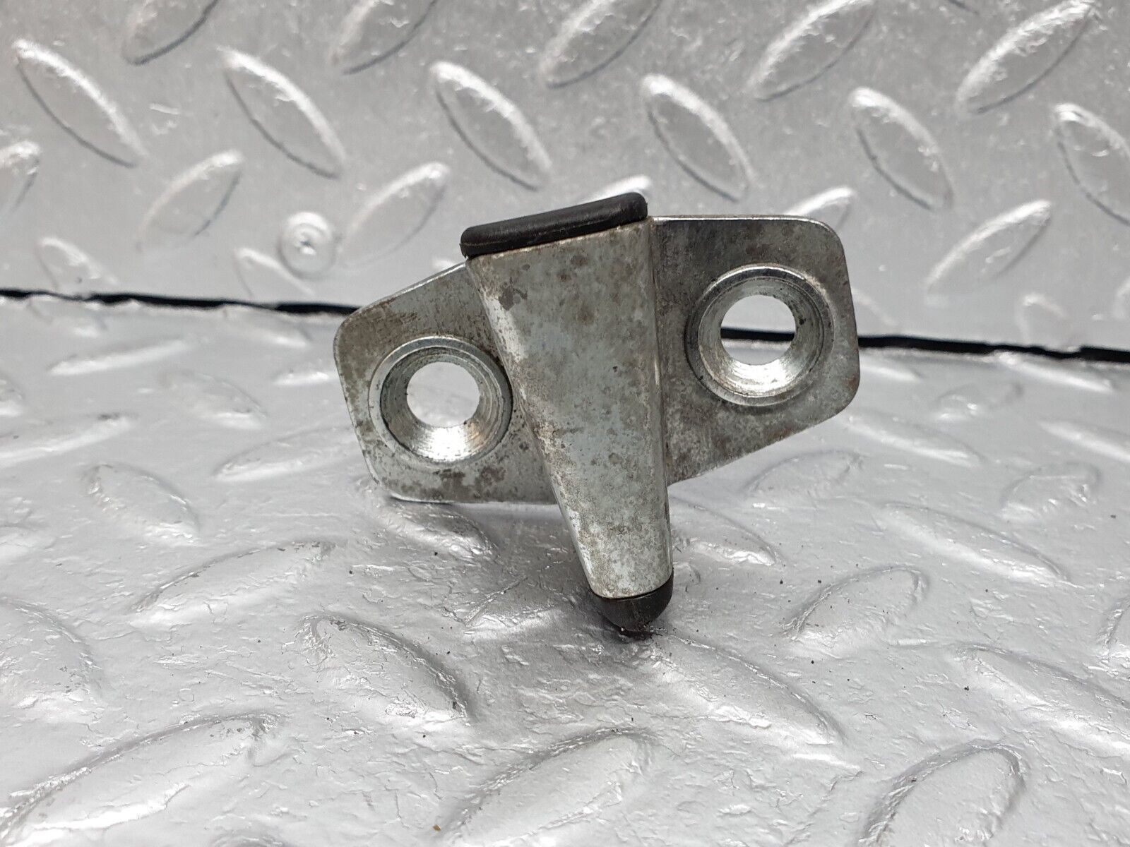 41690 Mercedes-Benz W124 200E Door Lock Latch