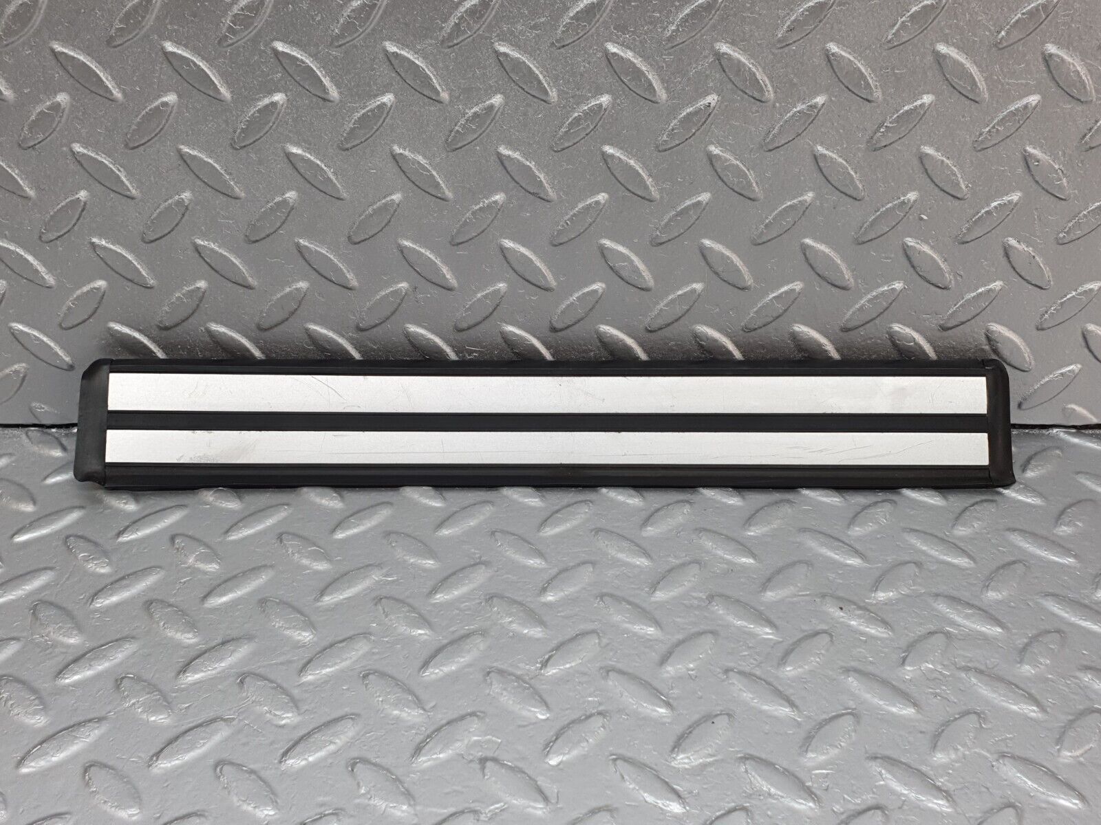 41739 Mercedes-Benz W202 C200 Rear Right Door Sill Trim 2026800335