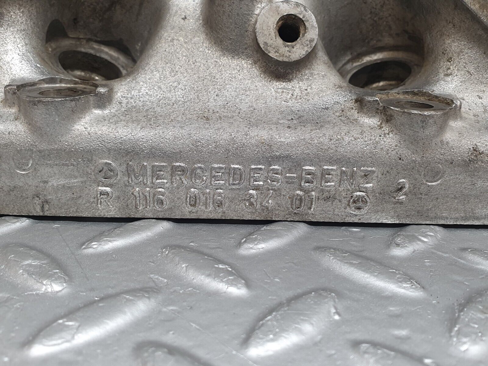 43840 Mercedes-Benz C126 380SEC Coupe Cylinder Head Right Side 1160163401