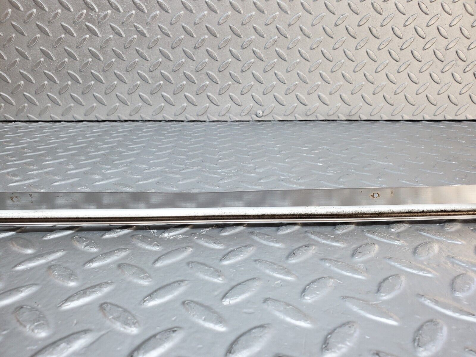 45996 Mercedes-Benz W126 420SE Roof Chrome Trim Left Side