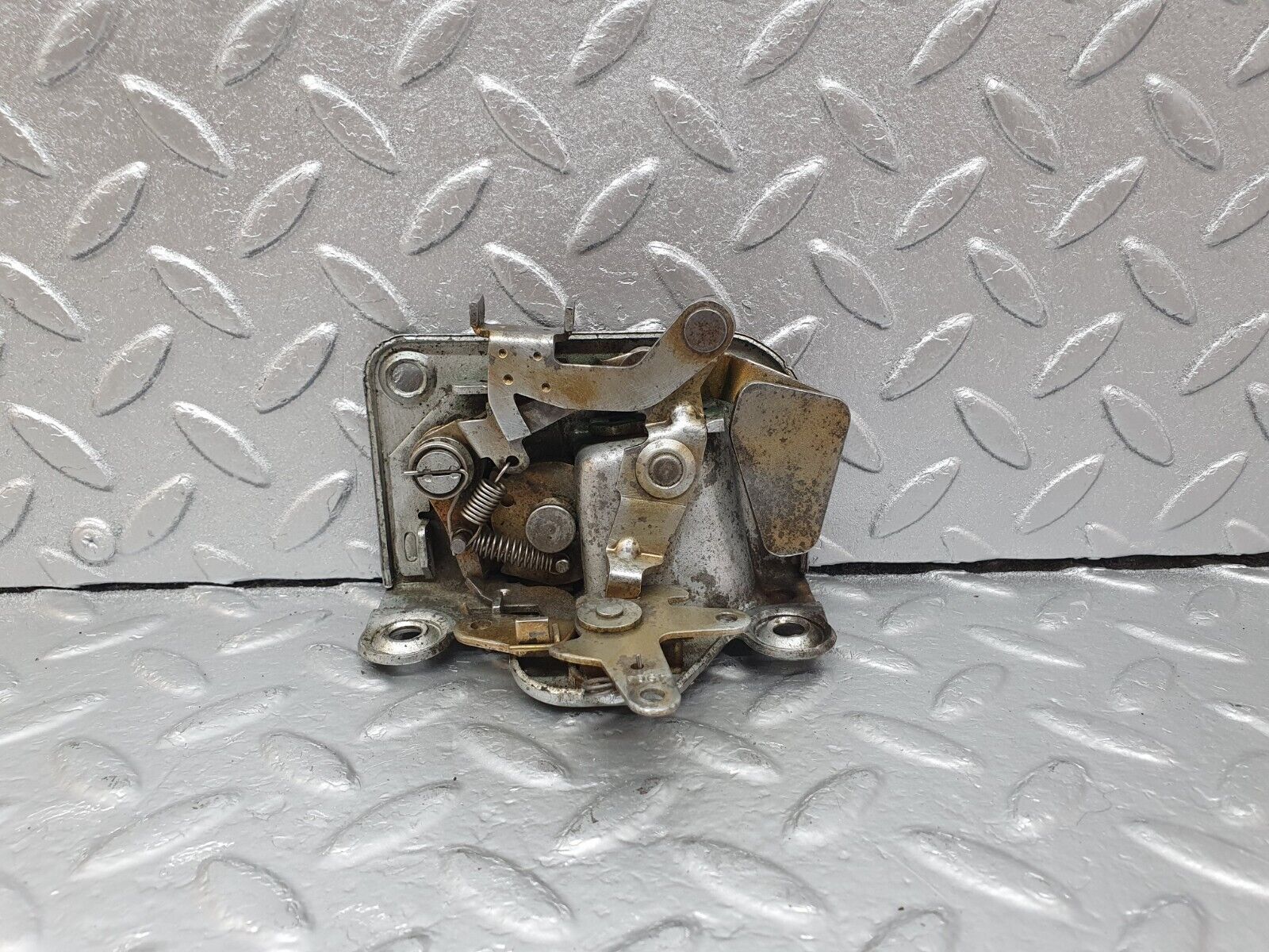 43251 Mercedes-Benz W108 280SE Front Right Door Lock Mechanism