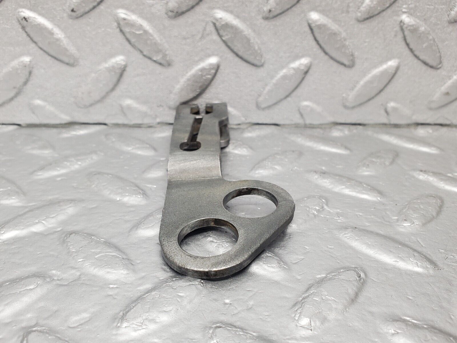 46083 Mercedes-Benz W126 420SE Automatic Gearbox Linkage Bracket