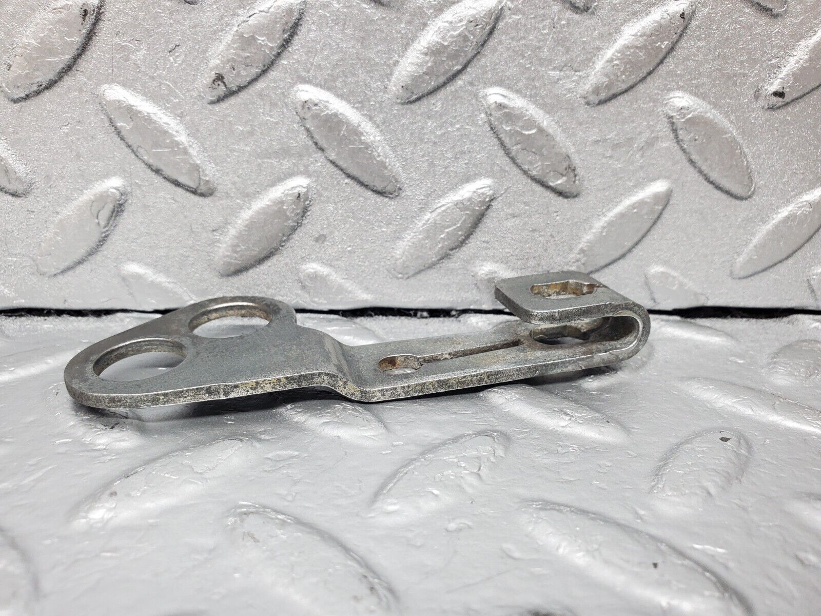 45486 Mercedes-Benz W124 260E Automatic Gearbox Linkage Bracket