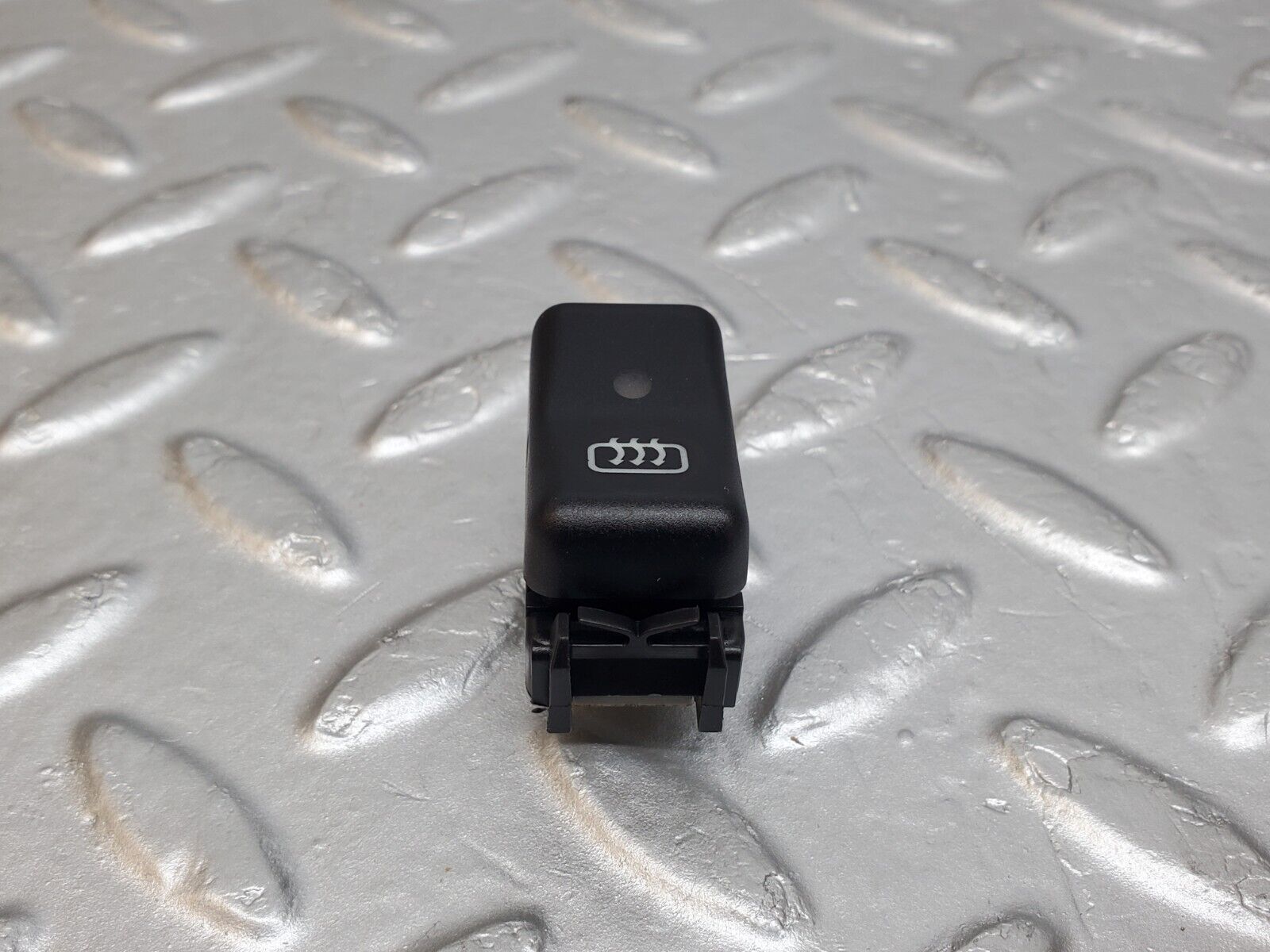 44715 Mercedes-Benz W124 220E Rear Windscreen Defroster Switch 1298207410