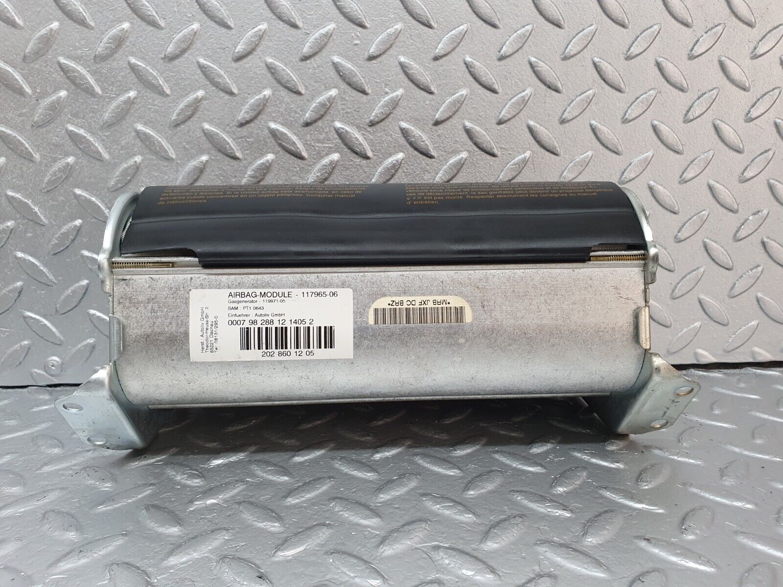 41884 Mercedes-Benz W202 C200 Dashboard Airbag Left Side 2028601205