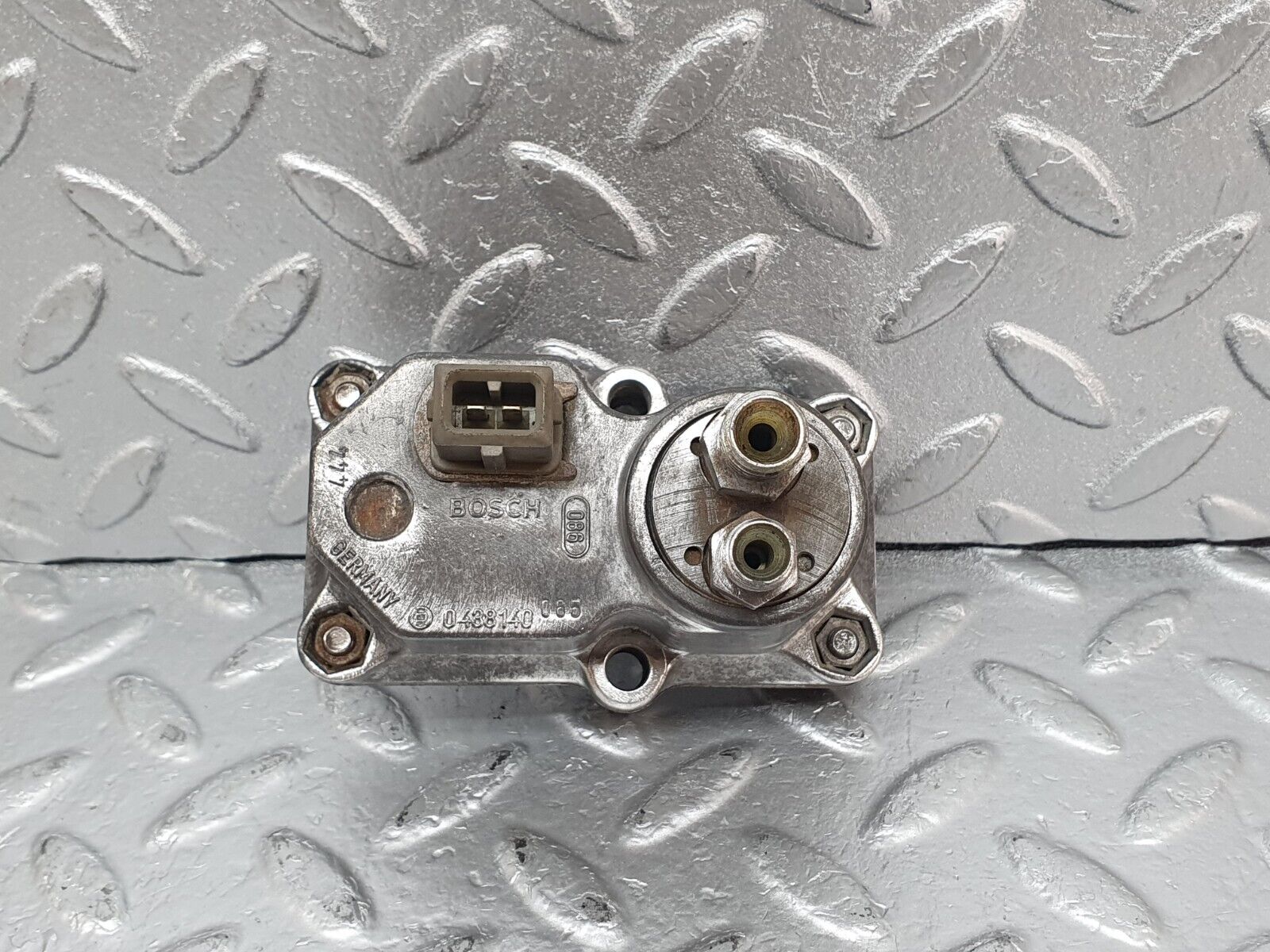 44018 Mercedes-Benz C123 230CE Coupe Warm Up Regulator 0438140065