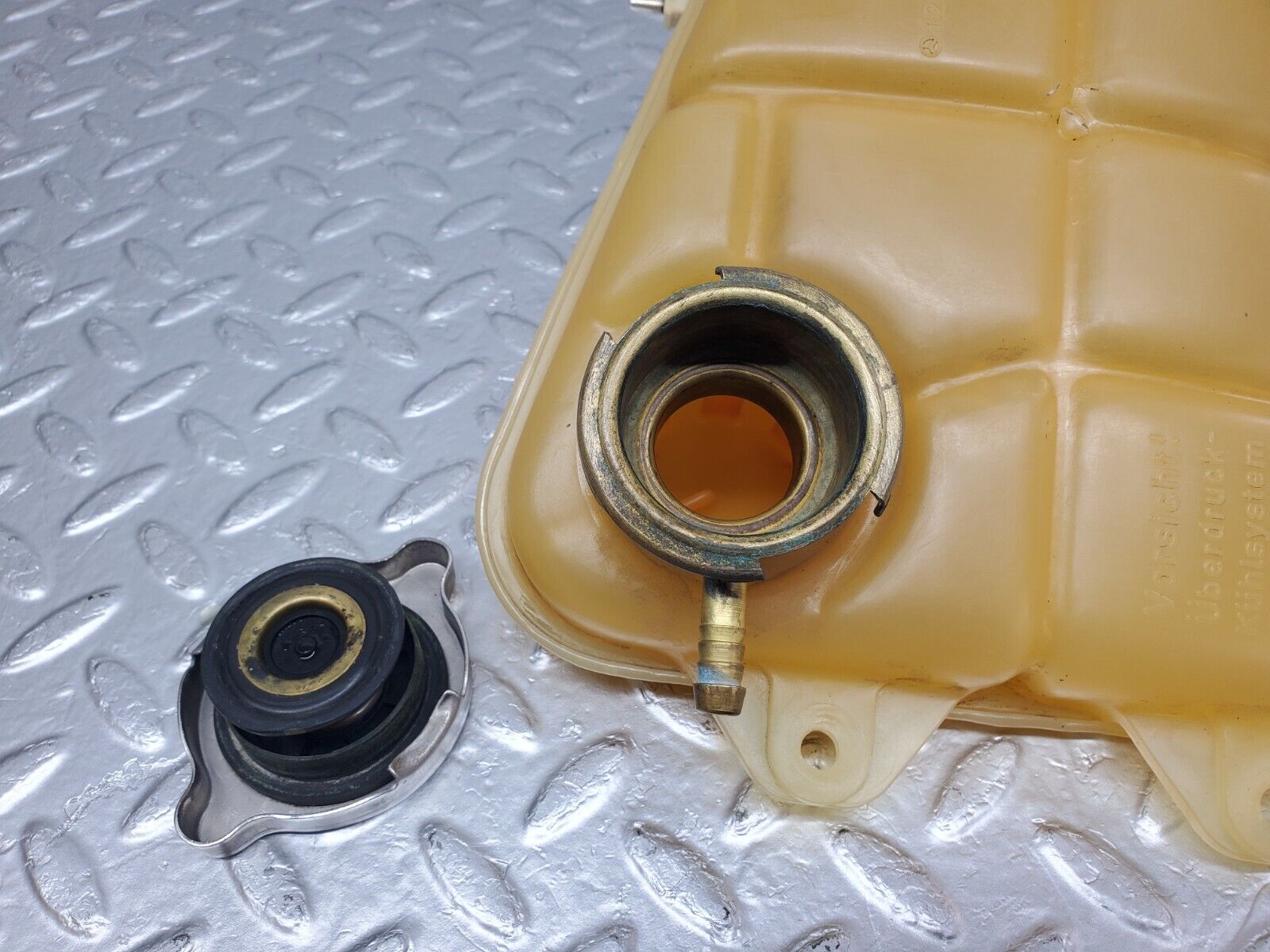 45566 Mercedes-Benz W126 420SE Coolant Reservoir Tank 1265001549 1245000106