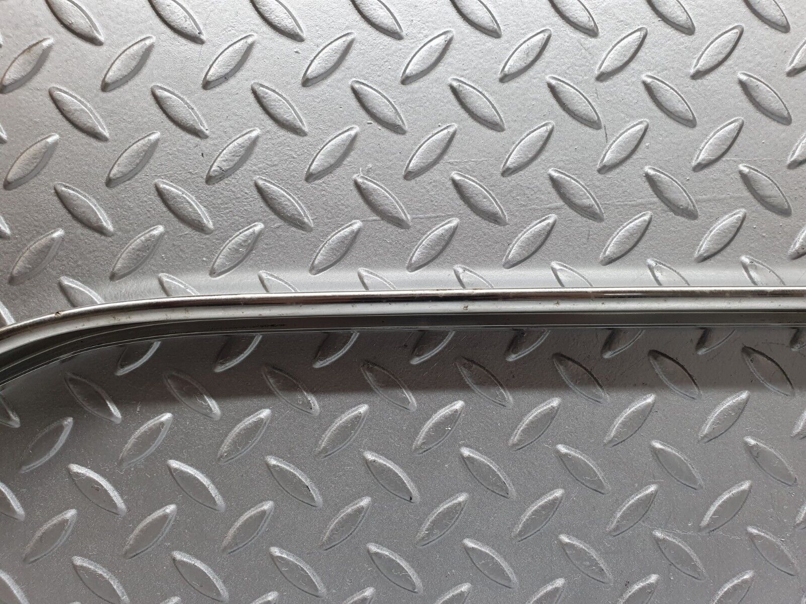 44201 Mercedes-Benz C123 230CE Coupe Chrome Roof Trim Cladding Left Side