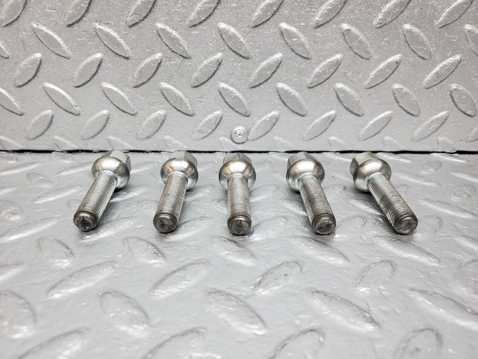 44864 Mercedes-Benz W124 220E Alloy Wheel Lug Bolt Set M12X1.5