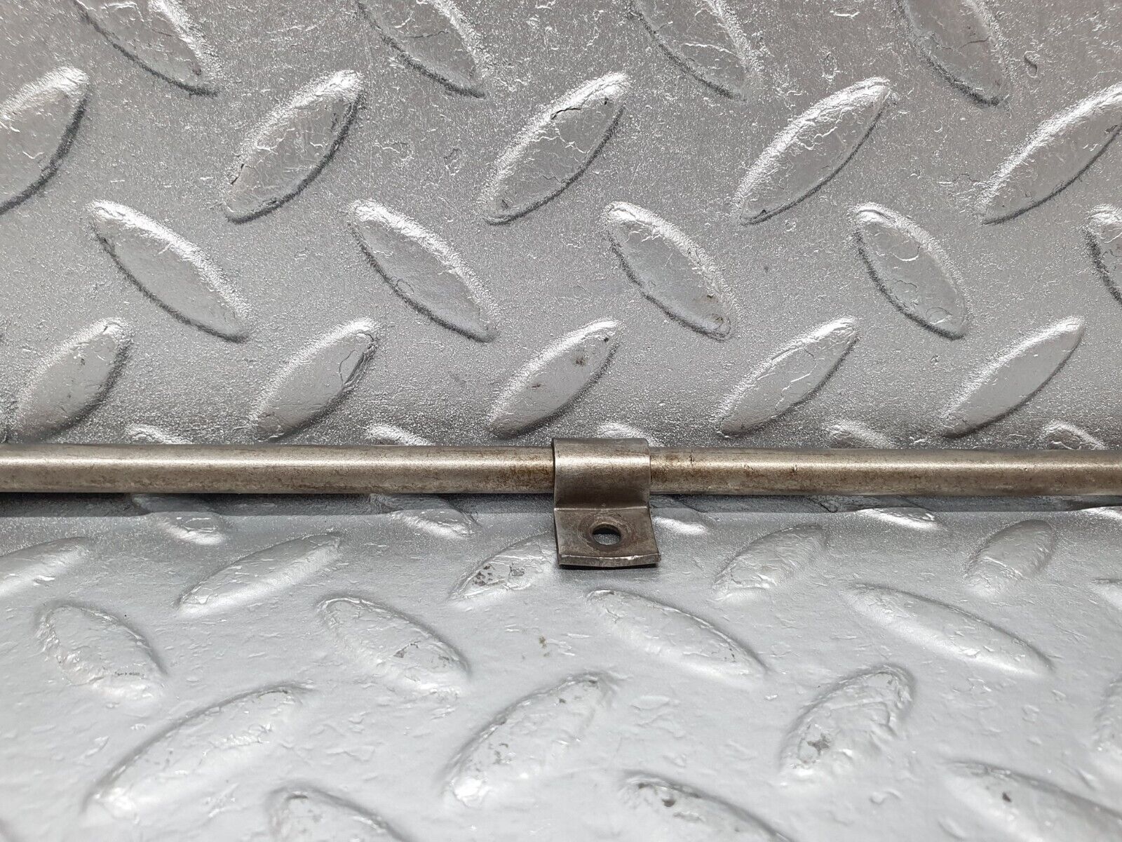 43420 Mercedes-Benz W108 280SE Camshaft Oil Tube