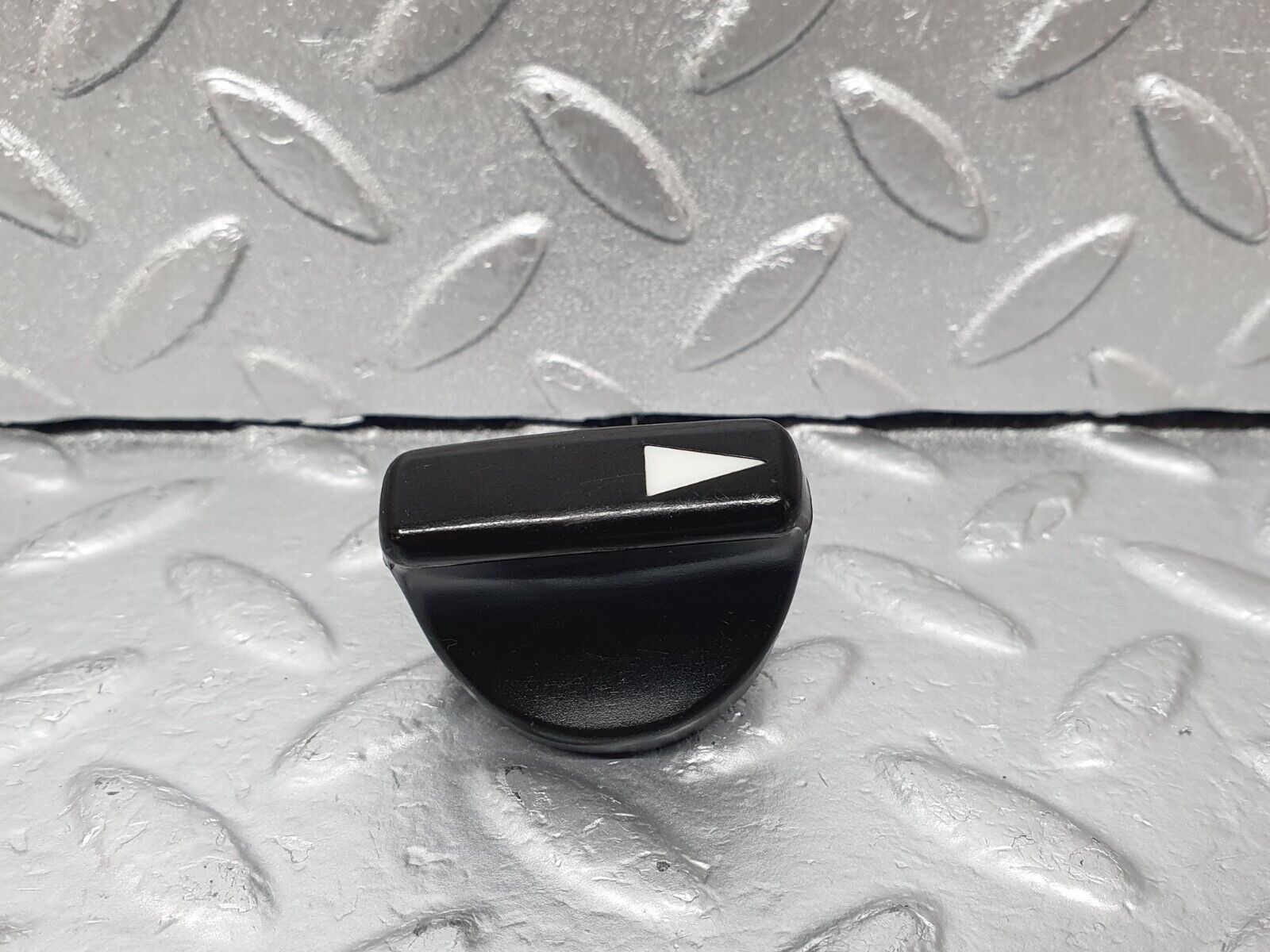 43658 Mercedes-Benz C126 380SEC Coupe Heater Control Knob Pair