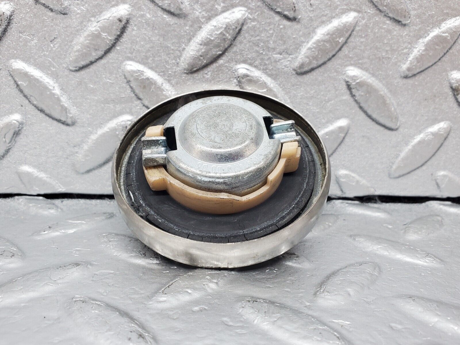 44826 Mercedes-Benz W124 220E Fuel Tank Cap 1244700005