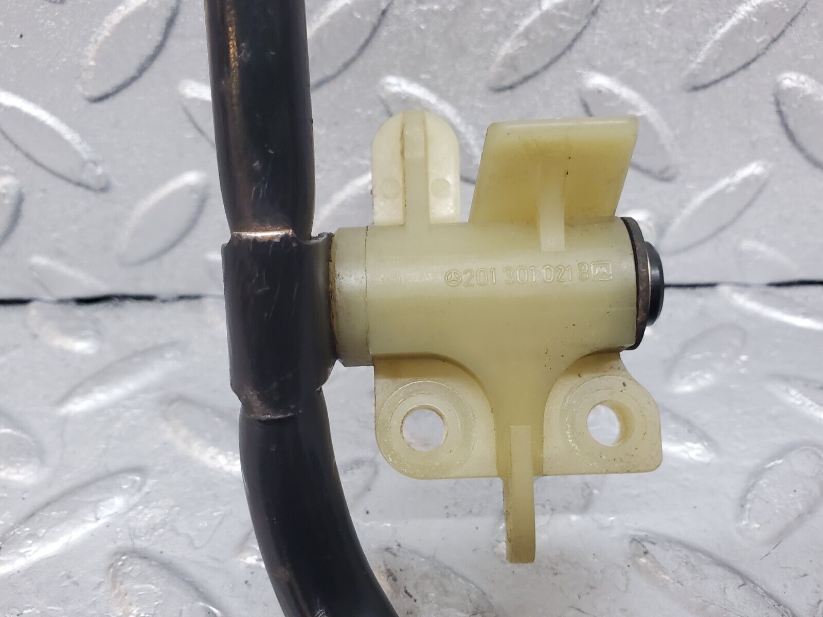 44785 Mercedes-Benz W124 220E Accelerator Pedal Linkage 2013010218