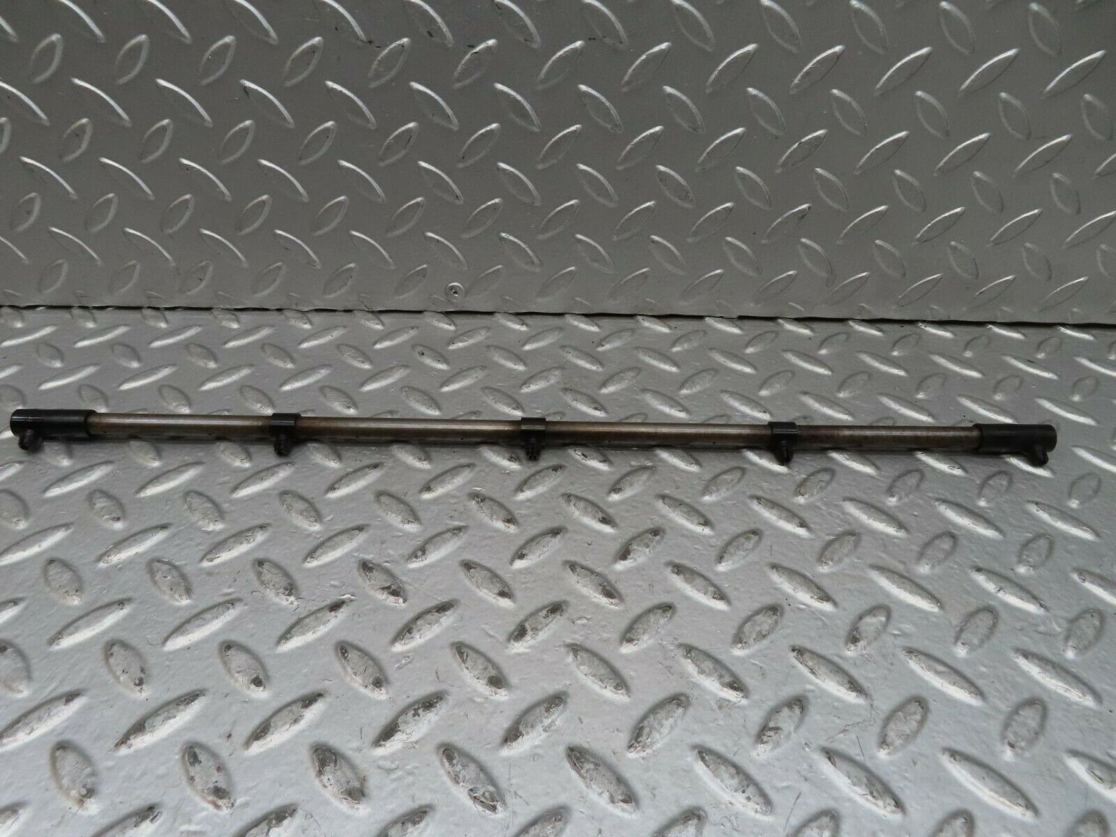 15683 Mercedes-Benz 1979 R107 450SL Camshaft Oil Tube