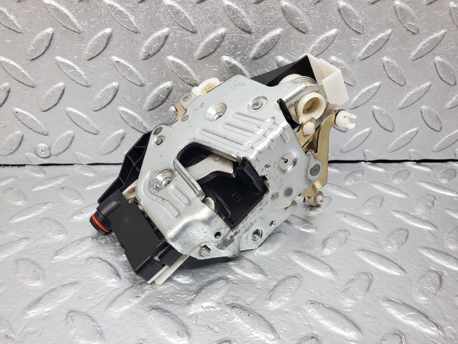 44993 Mercedes-Benz R129 300SL Coupe Left Door Lock Mechanism