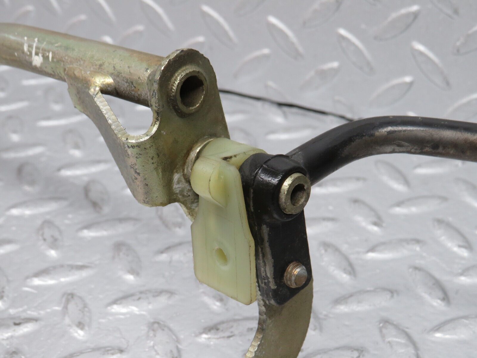 39215 Mercedes-Benz R107 500SL Accelerator Pedal Linkage