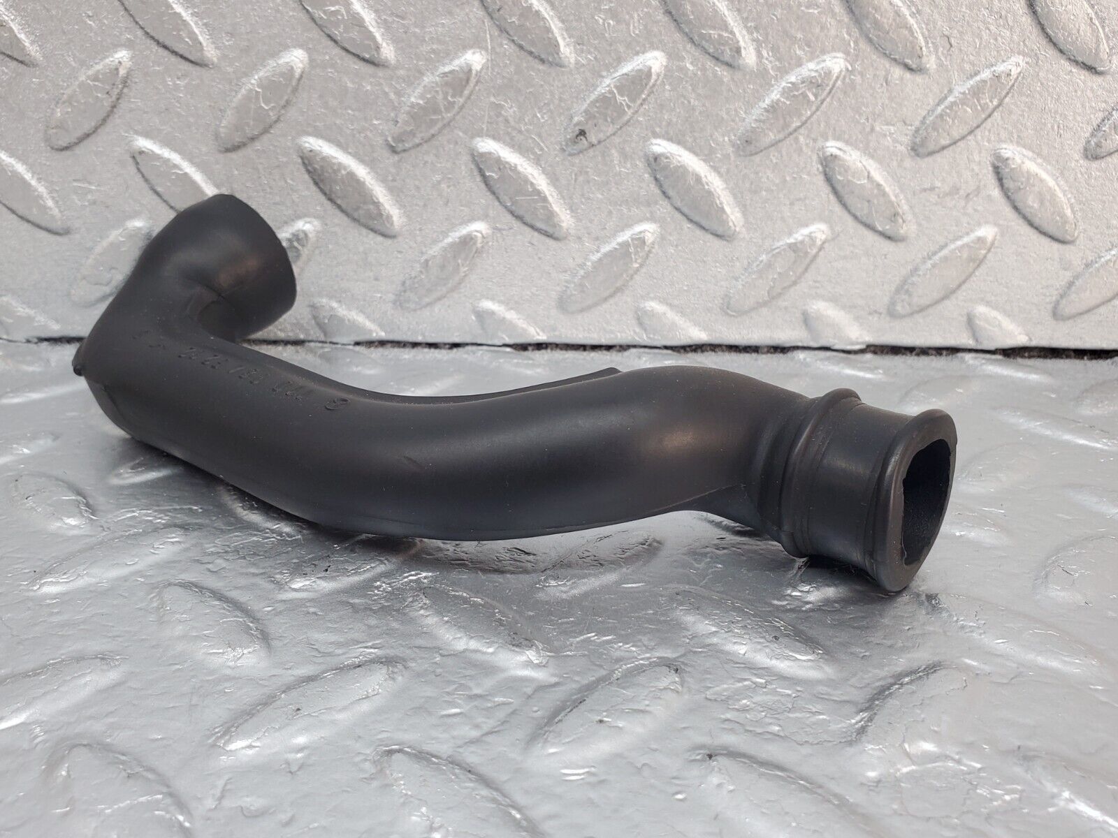 45377 Mercedes-Benz 280E M110.983 Air Intake Pipe 1100945282