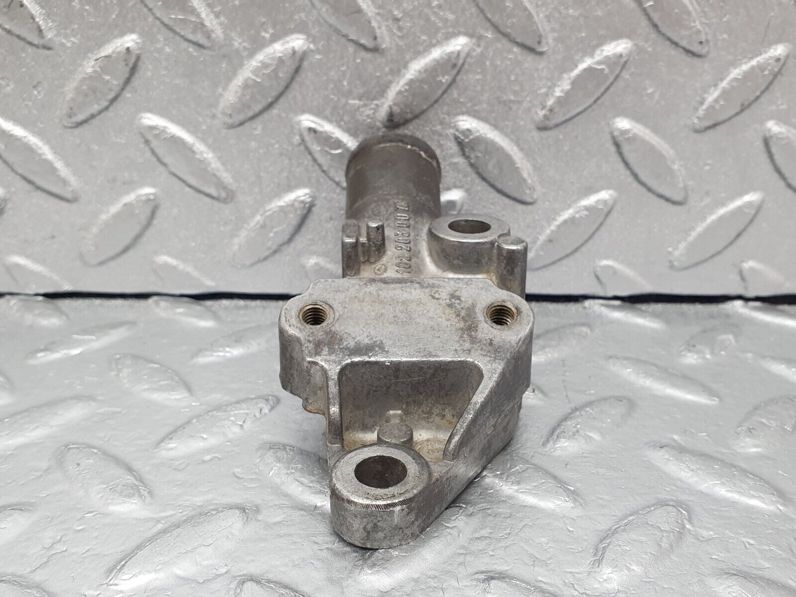 44043 Mercedes-Benz C123 230CE Coupe Cooling Water Pump Housing 1022030073