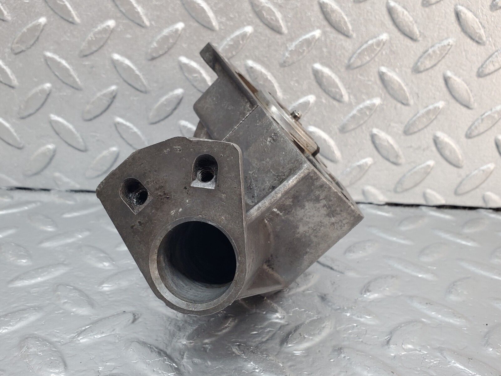 45416 Mercedes-Benz 280E M110.983 Ignition Distributor Housing 1101580515