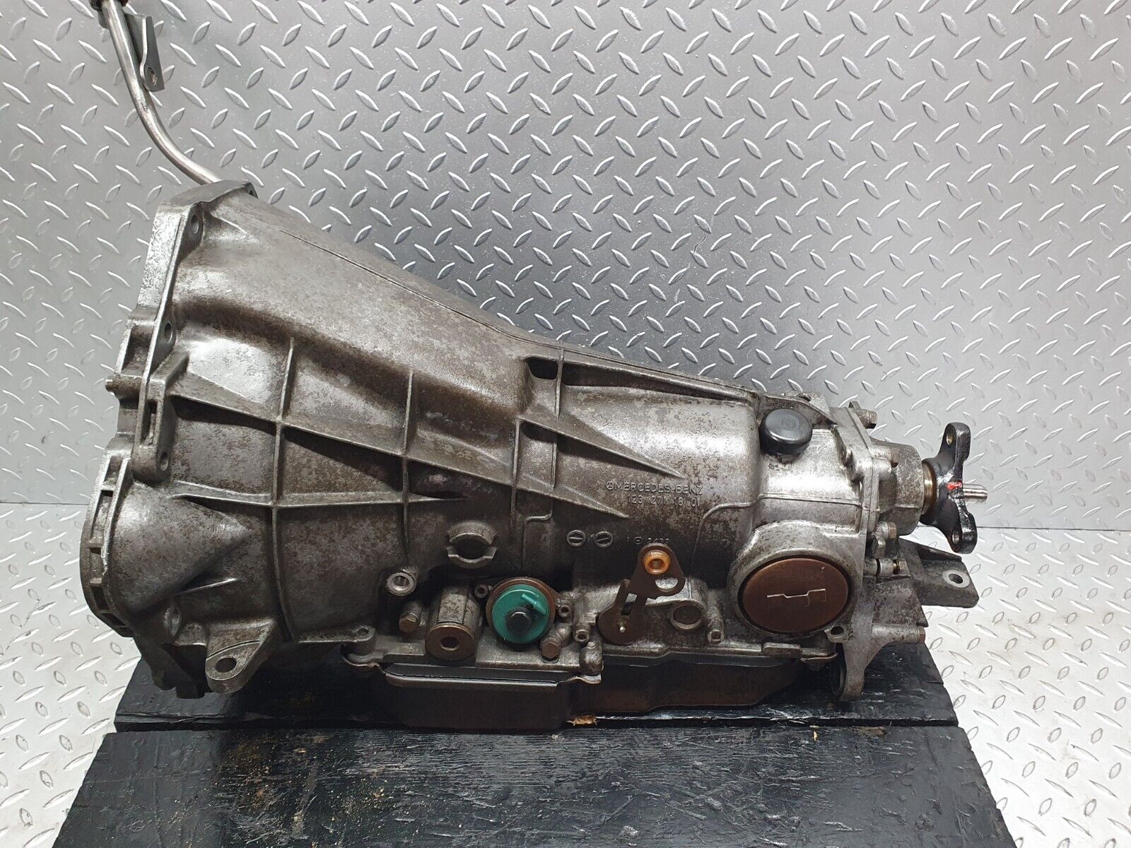 44209 Mercedes-Benz C123 230CE Coupe Automatic Gearbox 722.401 1232711801