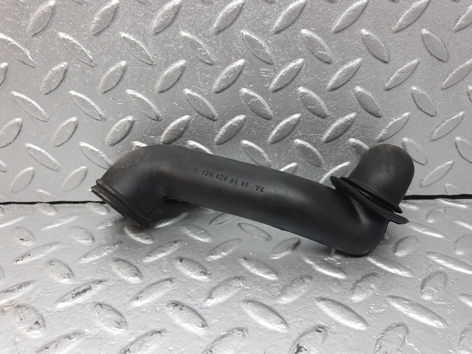 42521 Mercedes-Benz R129 320SL Coupe Heater Drain Pipe 1296280169