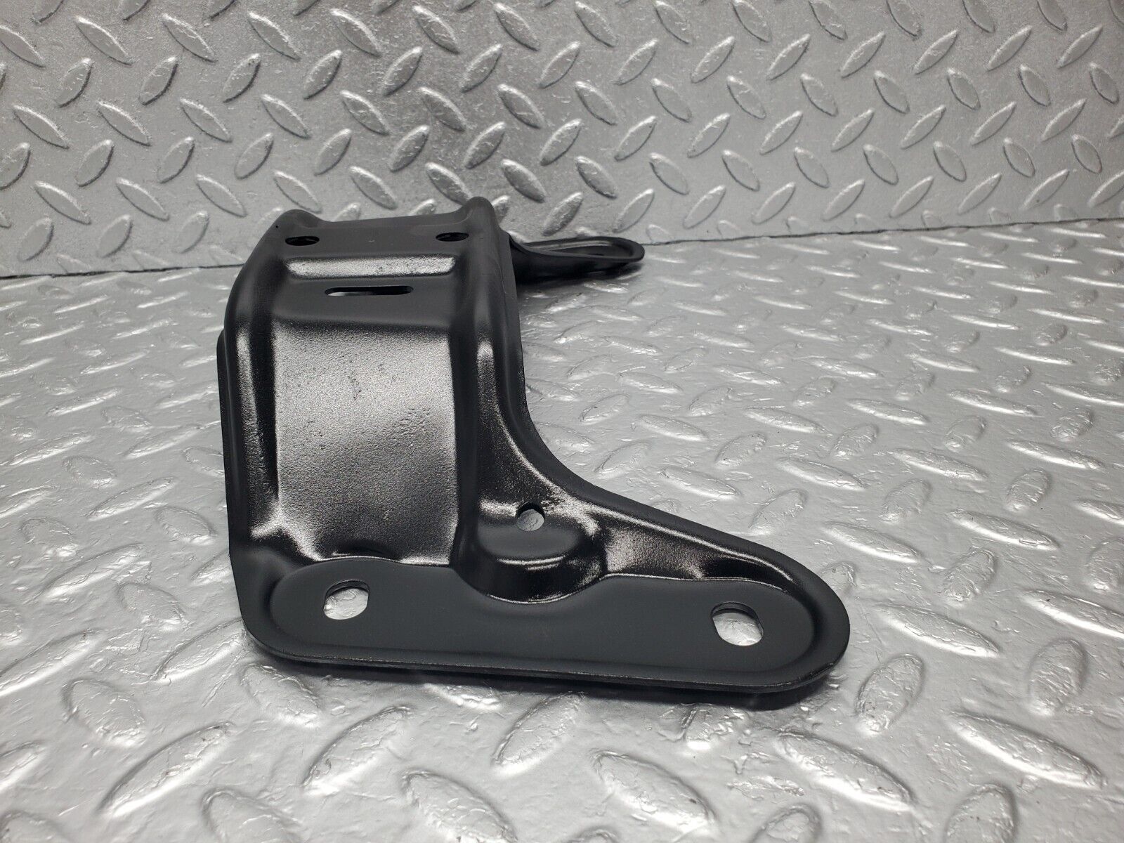 46393 Mercedes-Benz C123 280CE Coupe Gearbox Mount Bracket