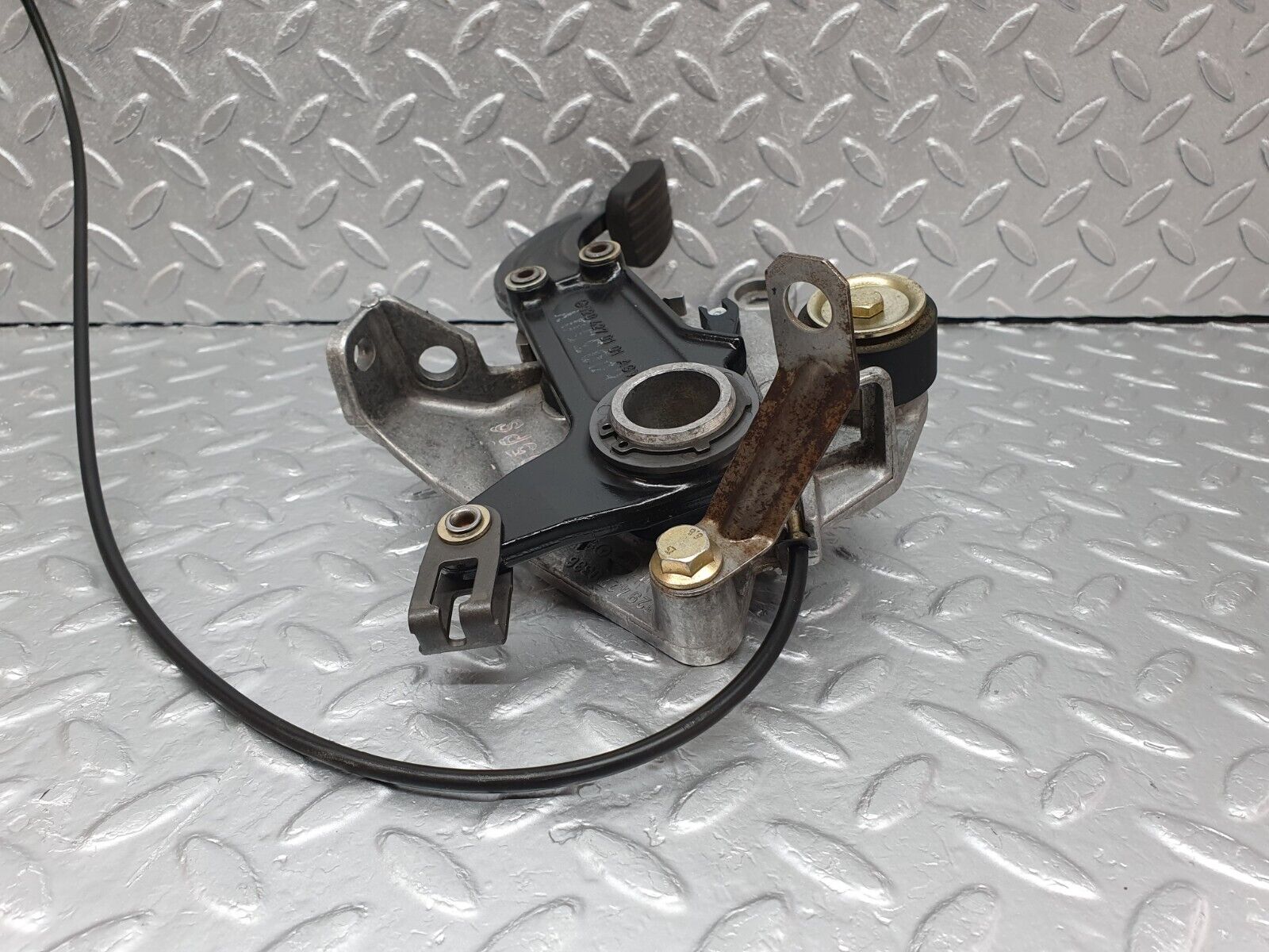 42203 Mercedes-Benz R129 320SL Coupe Parking Brake Pedal 1294270336 1294270101