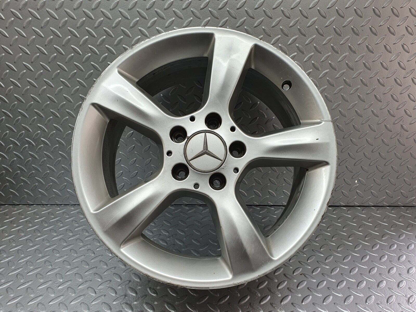 42020 Mercedes-Benz Alloy Wheel Set 7Jx16H2 8Jx16H2 ET31 ET32 2034012902