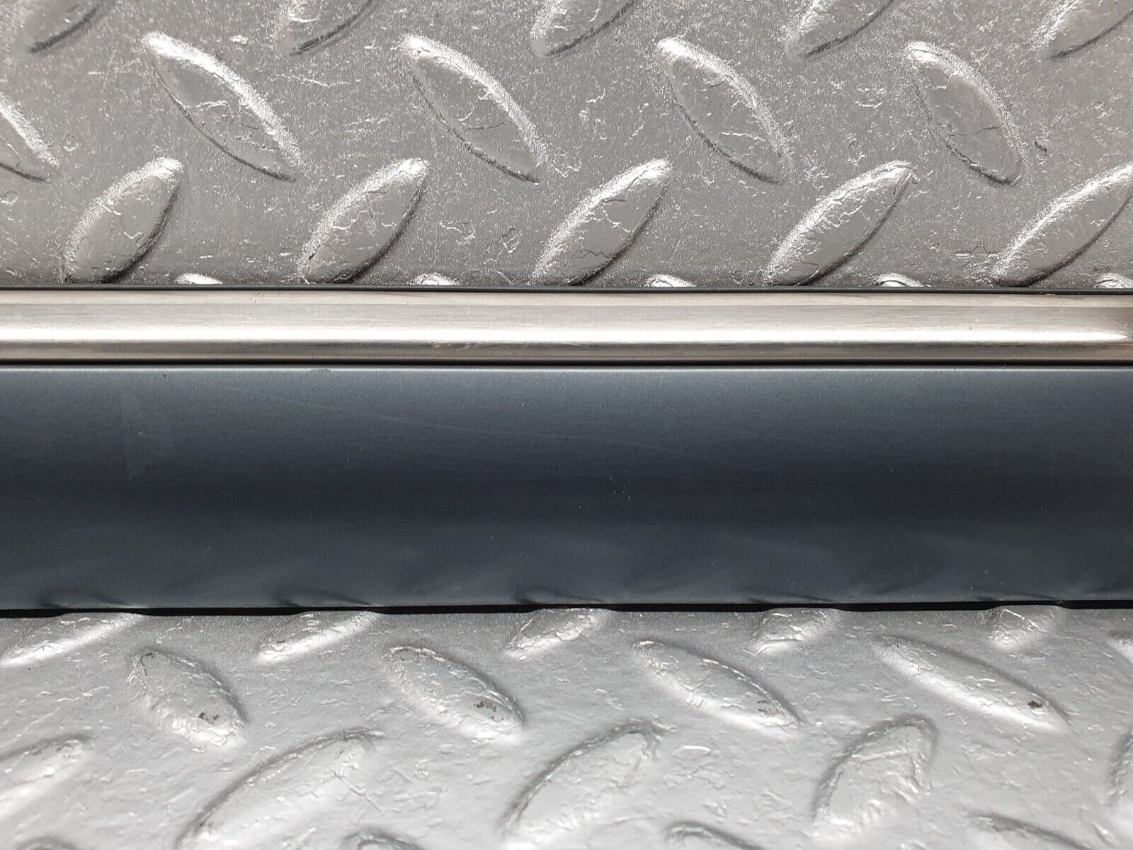 41807 Mercedes-Benz W202 C200 Rear Left Door Centre Moulding Trim 2026909762