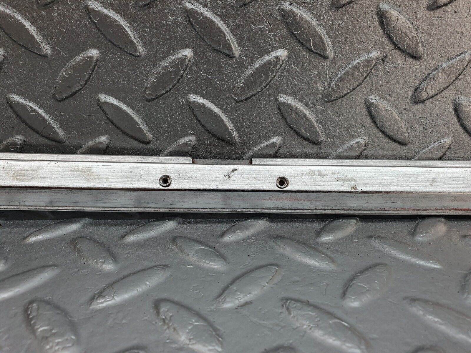 43047 Mercedes-Benz R107 Hardtop Roof Chrome Left Side