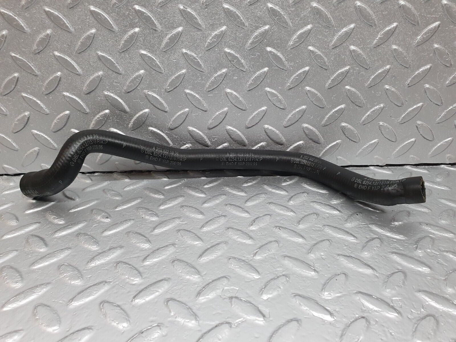 42067 Mercedes-Benz W202 C200 Heater Hose Pipe 2028325994 2028325894 2028325794