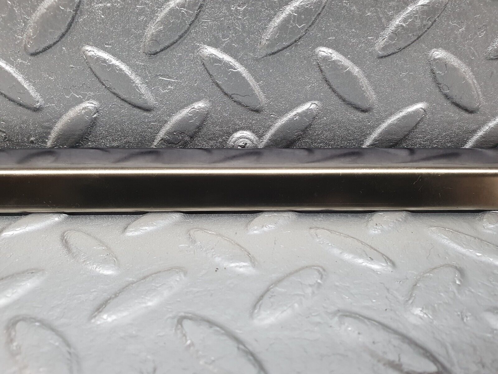 42107 Mercedes-Benz W202 C200 Front Left Door Moulding Trim