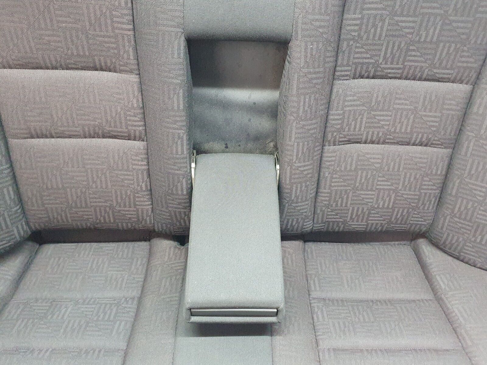 41990 Mercedes-Benz W202 C200 Rear Seat 2029200550 2029202916