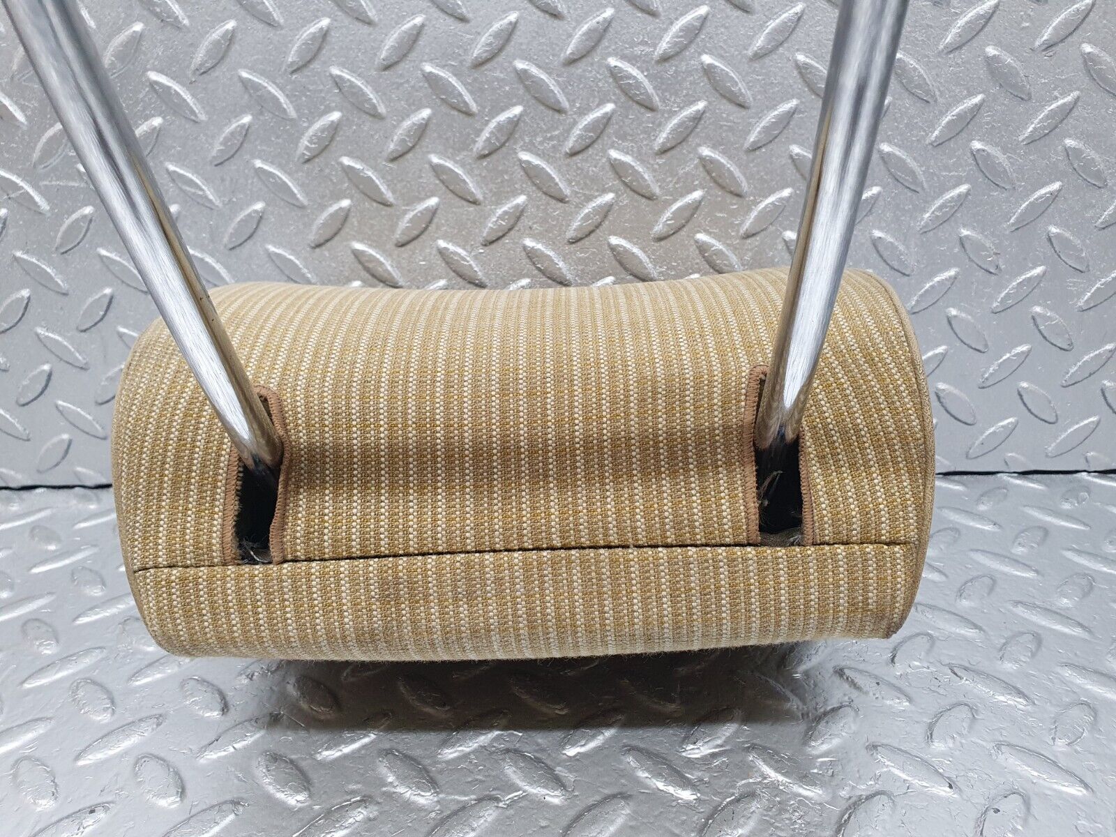 43949 Mercedes-Benz C123 230CE Coupe Front Right Headrest Beige