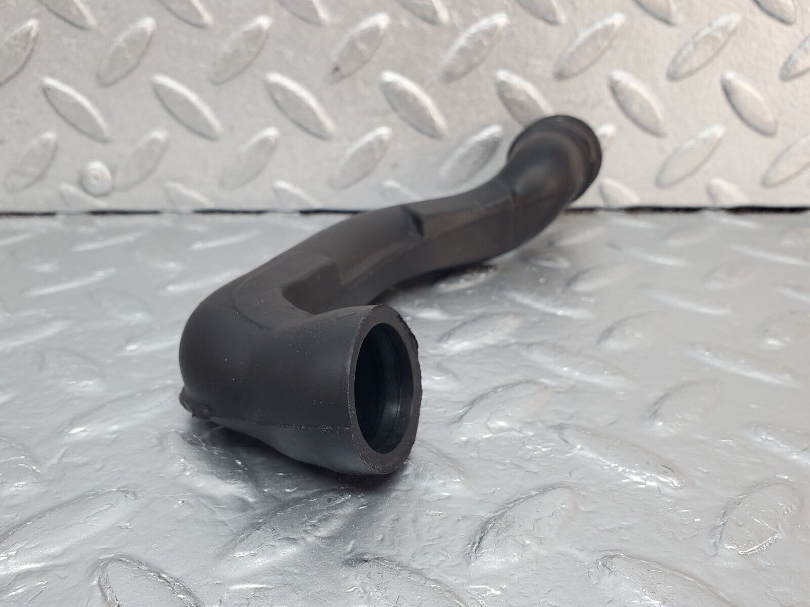 45394 Mercedes-Benz 280E M110.983 Air Intake Pipe 1100945282