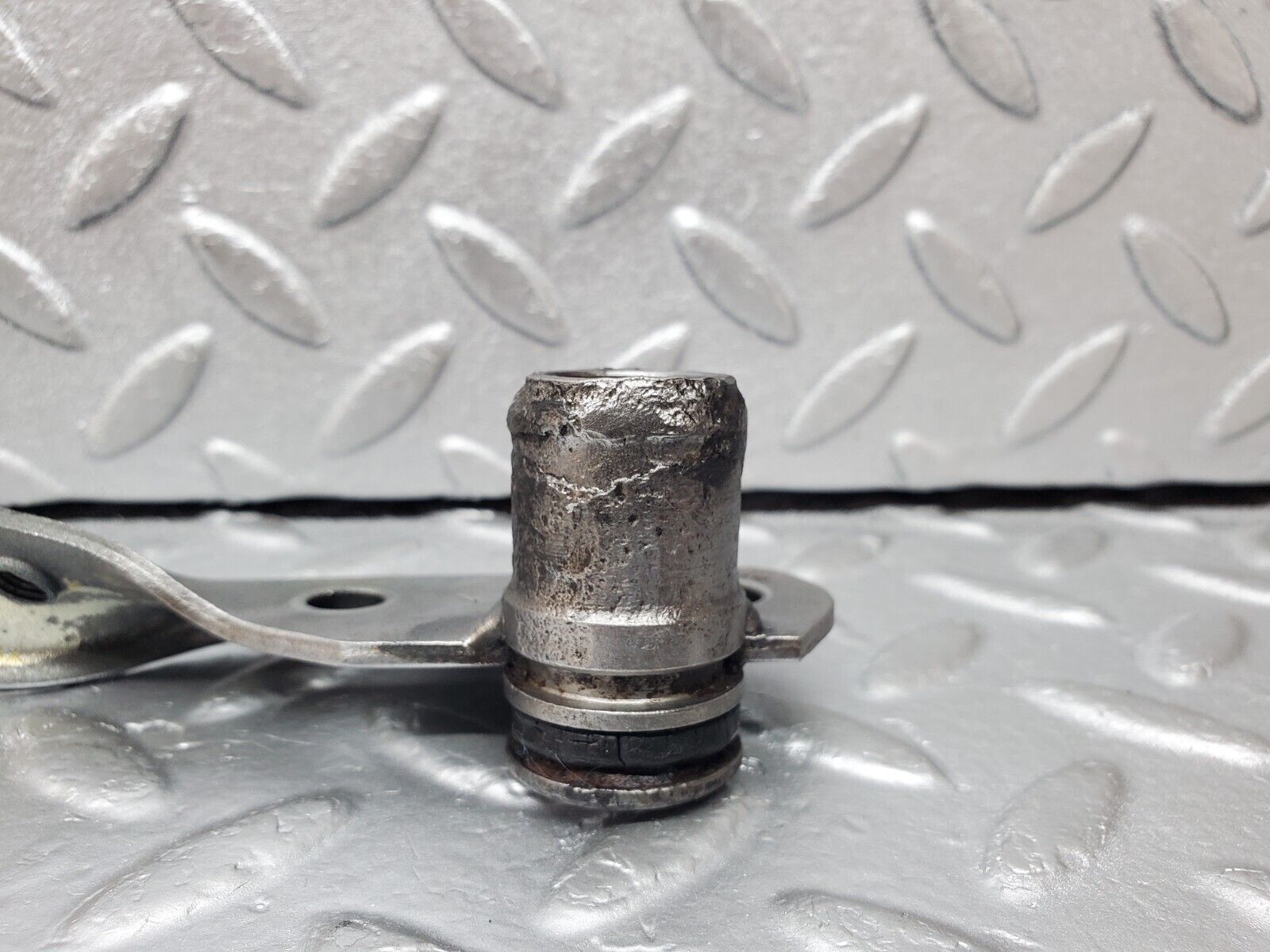 45290 Mercedes-Benz R129 300SL Coupe Engine Lifting Eyes Hooks