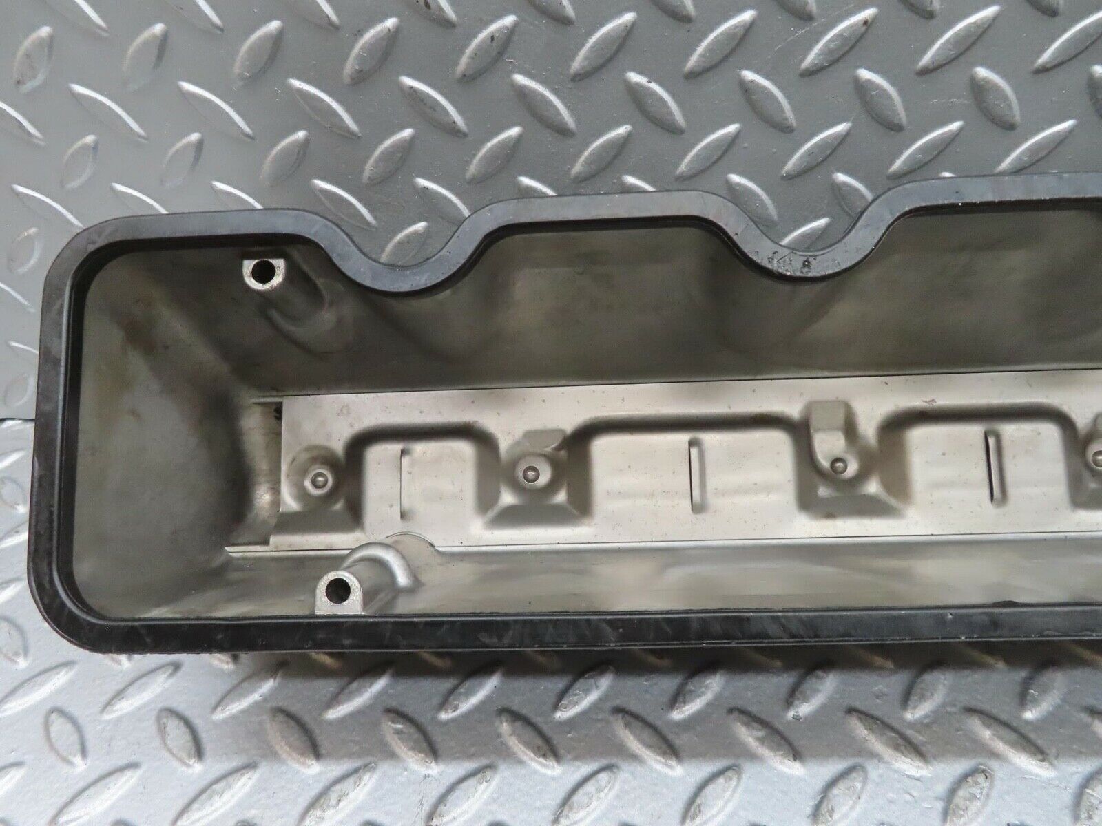 13828 Mercedes-Benz R107 450SL Cylinder Head Valve Cover Left Side 1160161805
