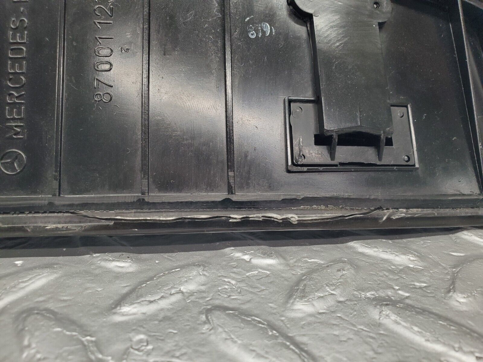 46454 Mercedes-Benz C123 280CE Coupe Instrument Cluster 1235423701