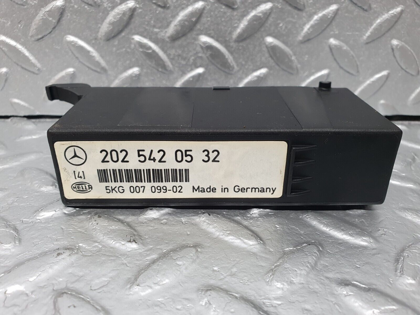41863 Mercedes-Benz W202 C200 Light Control Unit Hella 2025420532