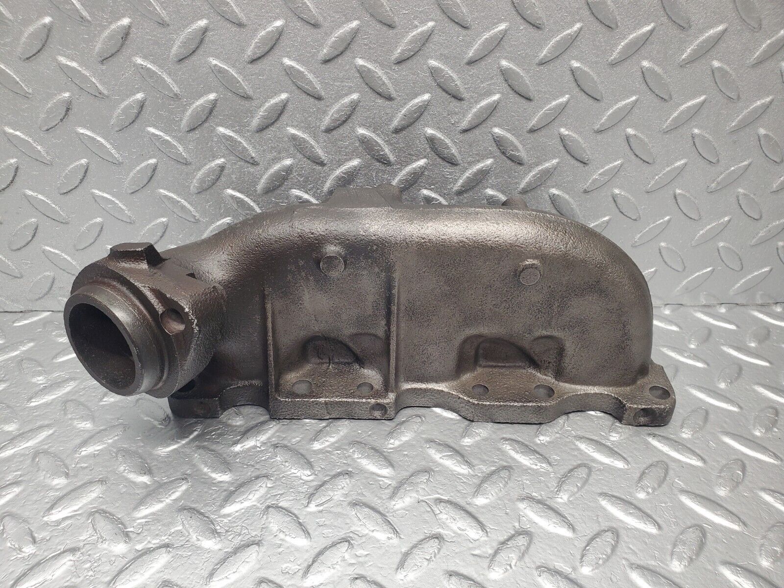 46219 Mercedes-Benz W124 280E Exhaust Manifold Cylinder 4-6 1041423601