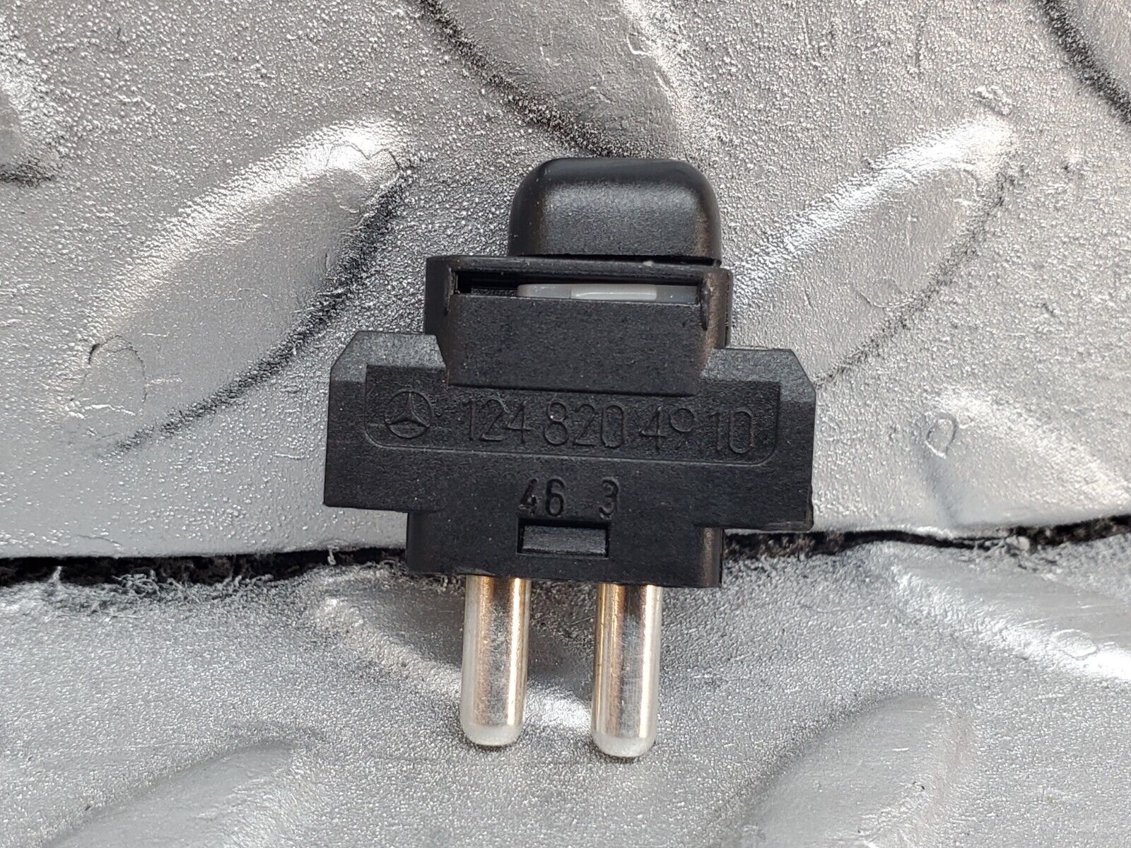 44671 Mercedes-Benz W124 220E Child Lock Control Switch 1248204910