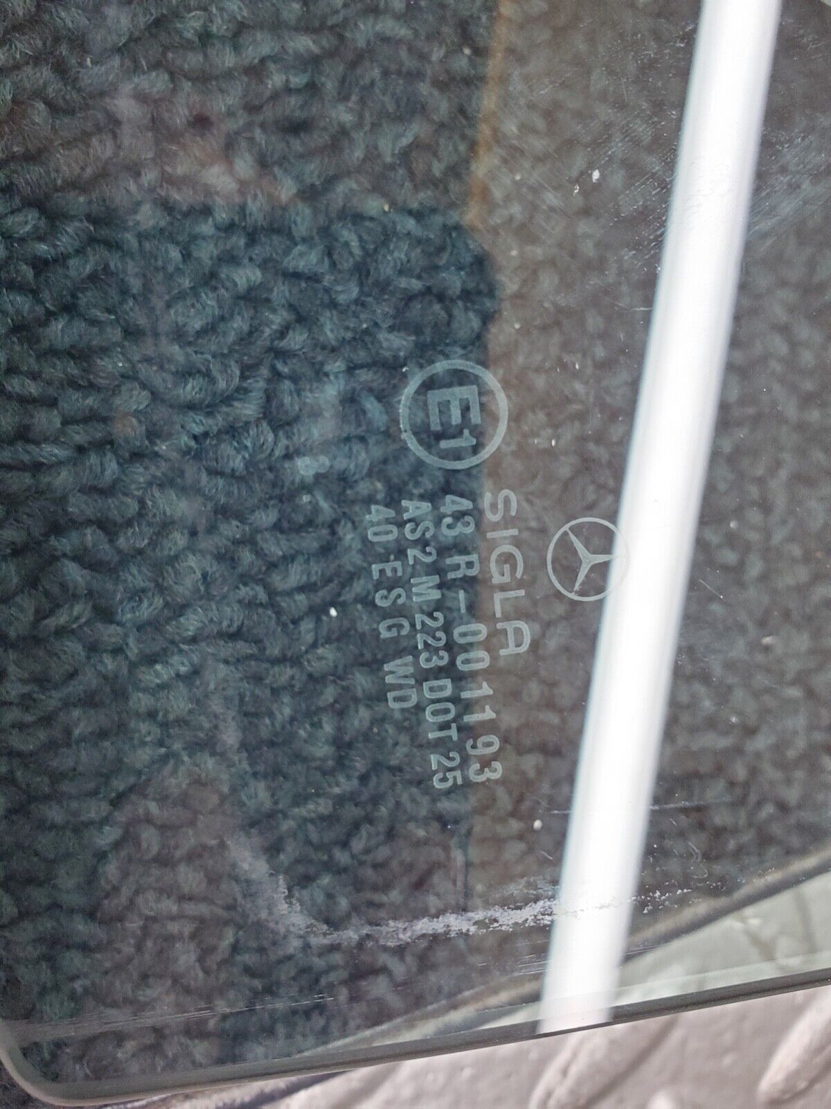 44618 Mercedes-Benz W124 220E Rear Left Door Window Glass